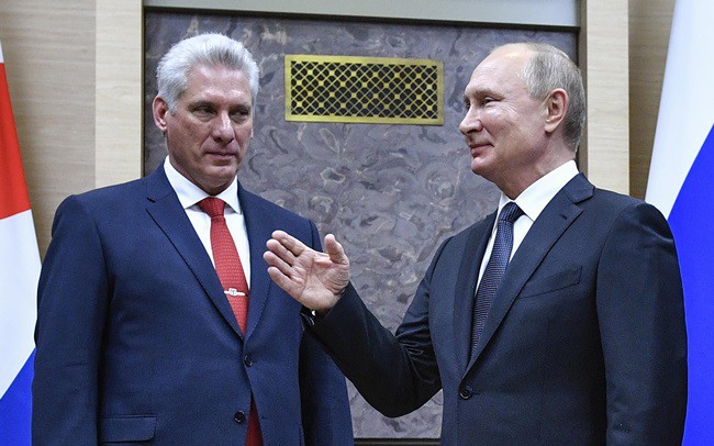 Tổng thống Nga Putin (trái) và Chủ tịch Cuba Diaz-Canel. Ảnh: Spokesman Review.