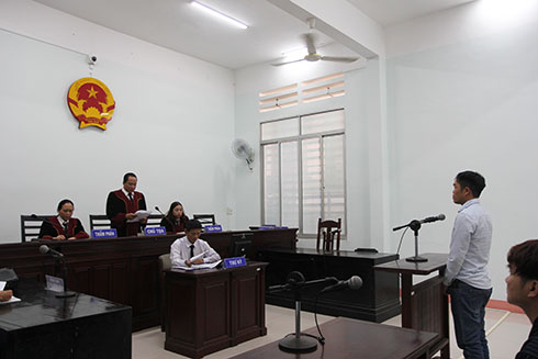 Chạy xe ẩu gây tai nạn