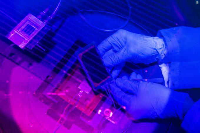 Tìm ra cách thu được điện mặt trời ngay trong vũ trụ