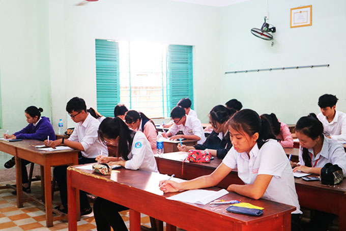 Thí sinh dự thi tại Trường THPT Nguyễn Văn Trỗi.