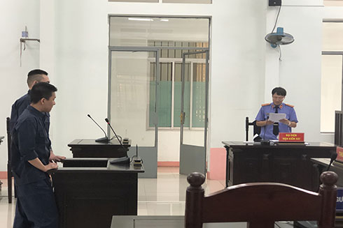 Liên tiếp giật tài sản của phụ nữ