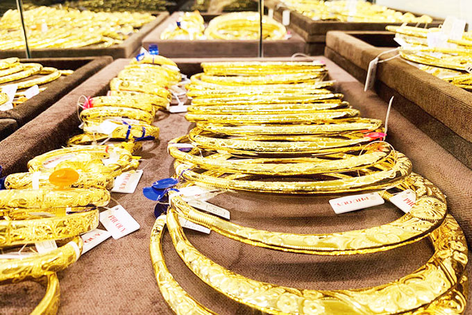 Giá vàng hôm nay 5/11, Mỹ lại lên đỉnh, vàng chịu áp lực lớn