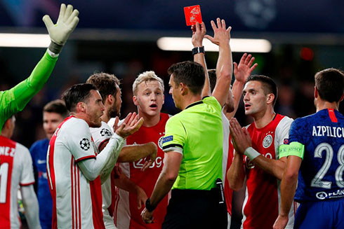 Chelsea - Ajax, trận đấu có tới 8 bàn thắng chia đều cho 2 đội.
