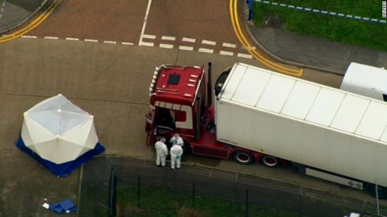 Chiếc xe container - nơi phát hiện 39 nạn nhân xấu số.