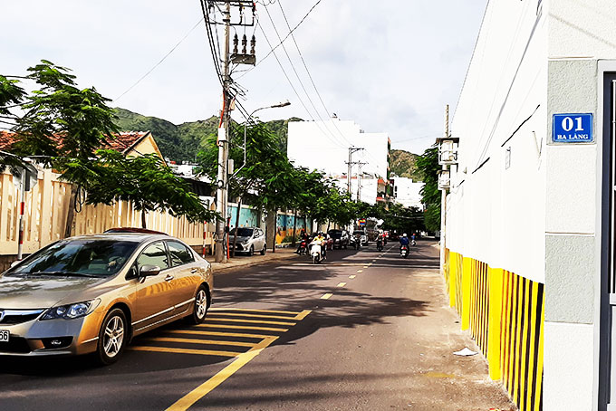 Khó… đặt tên đường