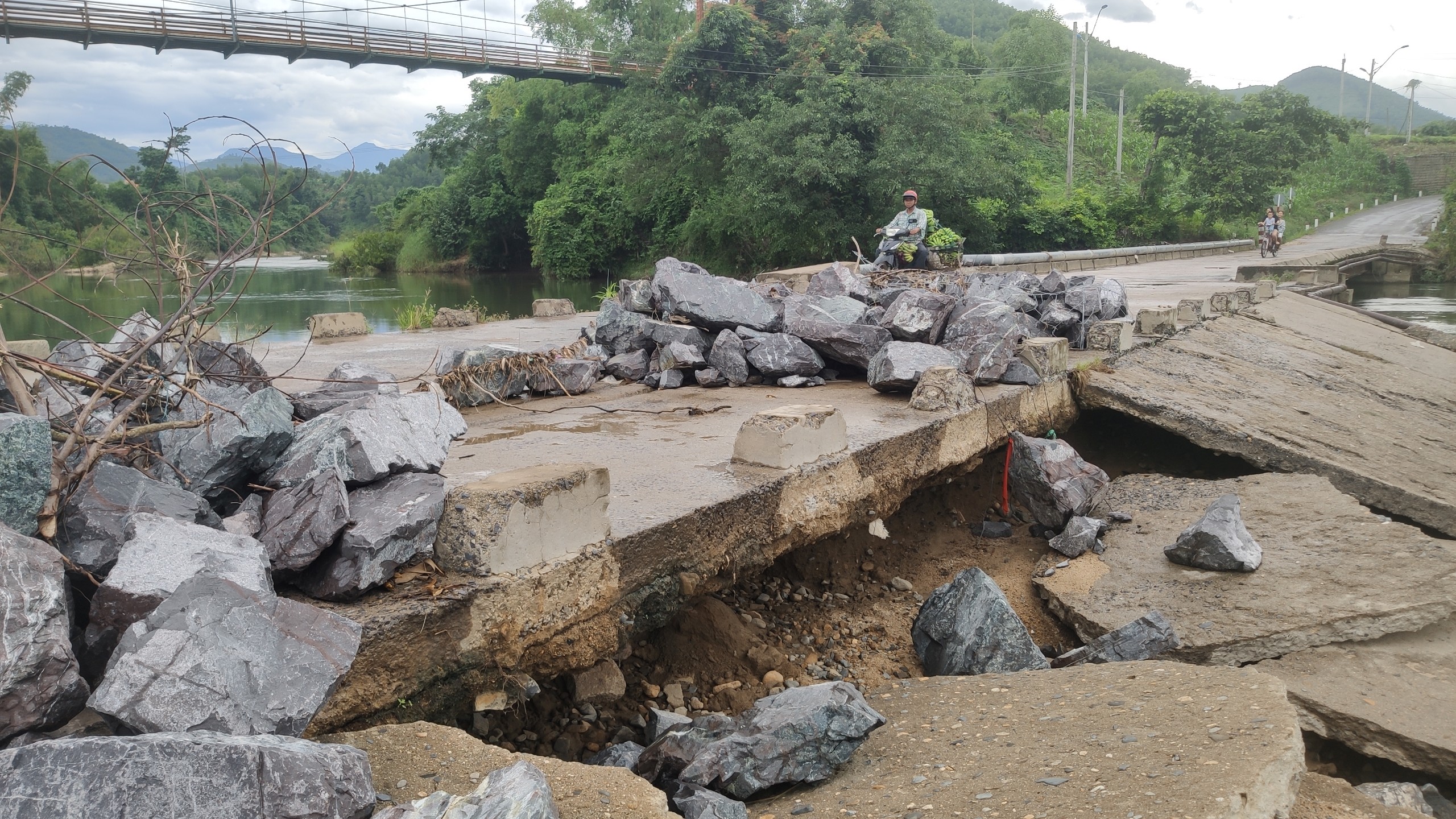 Khánh Vĩnh lên phương án đảm bảo an toàn cho người dân ở các điểm xung yếu