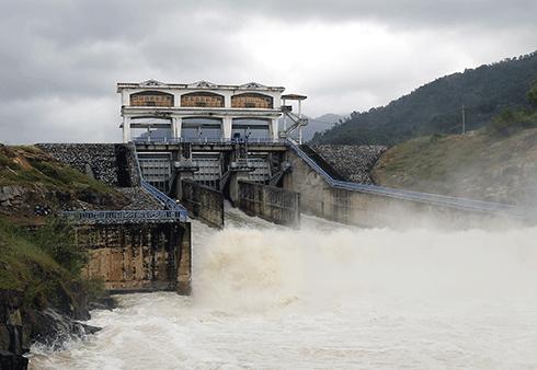Việc vận hành hồ chứa phải đảm bảo tích nước vừa đảm bảo an toàn cho công tình và vùng hạ du