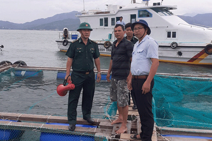 Functional force evacuating laborers from aquaculture cages 