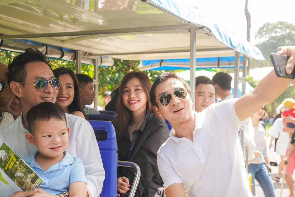 Dàn sao Việt "đại náo" Vinpearl Land và Safari Phú Quốc