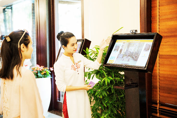 Vinpearl Nha Trang sử dụng công nghệ nhận diện khuôn mặt để làm thủ tục check in cho khách.