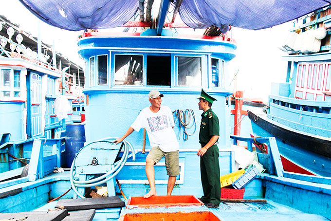 Hoạt động của ngư dân luôn có sự đồng hành của các cơ quan quản lý nhà nước.