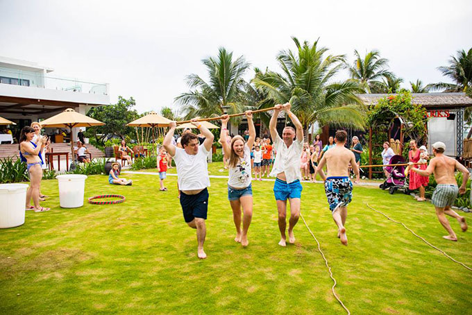 Khu nghỉ dưỡng Cam Ranh Riviera Beach Resort & Spa luôn tràn ngập tiếng cười của du khách 