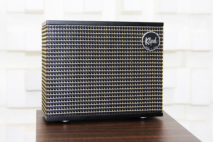 Loa Bluetooth thiết kế cổ điển