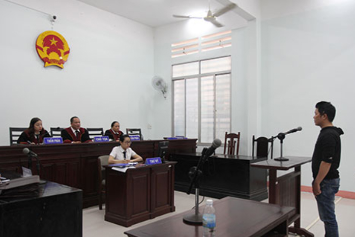 Bị đánh gãy tay vì không trả nợ!