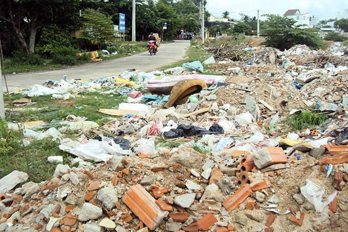 Đổ rác bừa bãi