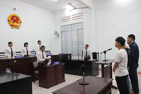 Dùng hung khí giải quyết mâu thuẫn!