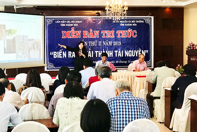 Tổ chức Diễn đàn trí thức lần thứ II