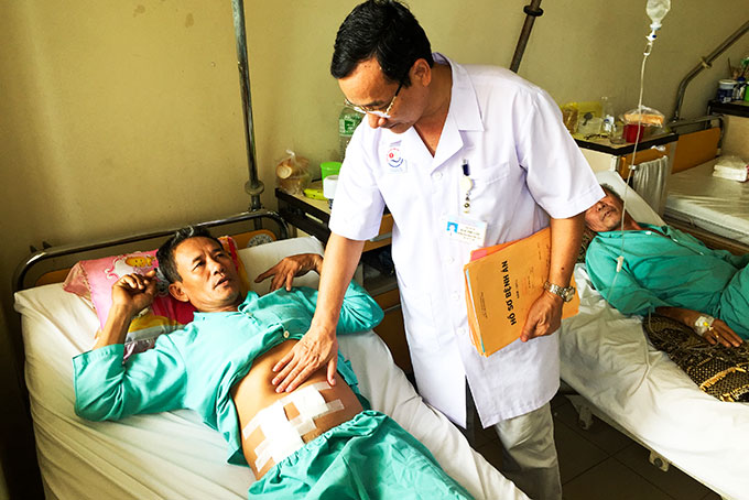 Thủng ruột vì nuốt xương cá