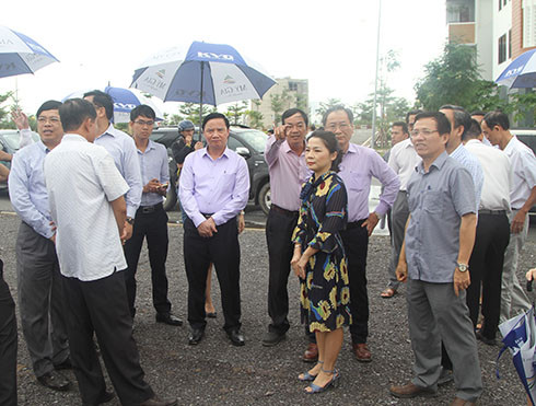 Đoàn công tác kiểm tra khu vực xây dựng Bệnh viện Đa khoa Nha Trang