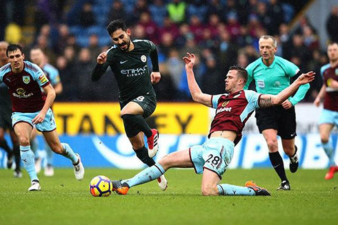 Tâm điểm Manchester United - Tottenham