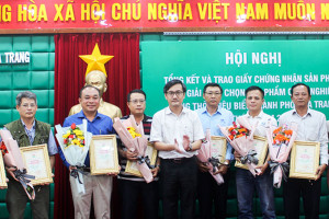 Nha Trang: Trao chứng nhận sản phẩm công nghiệp nông thôn tiêu biểu