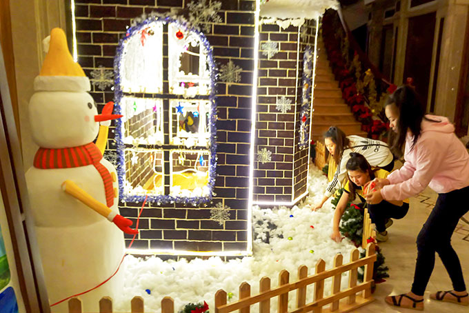 Nhộn nhịp thị trường Giáng sinh