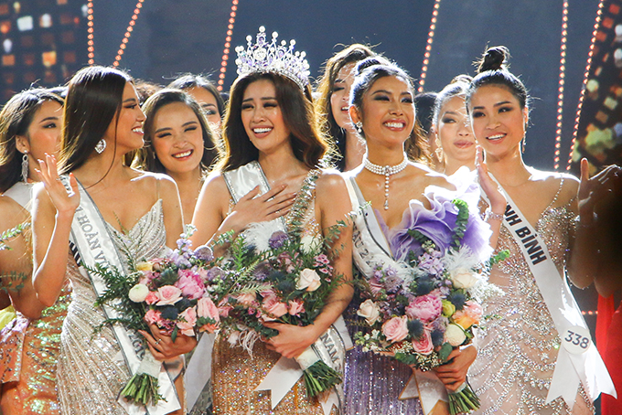 Nguyen Tran Khanh Van was named Miss Universe Vietnam 2019
