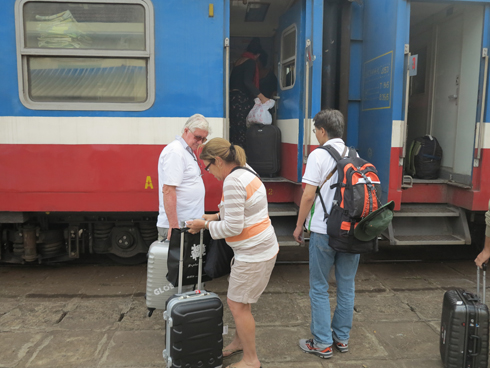 Còn vé tàu Tết Canh Tý 2020