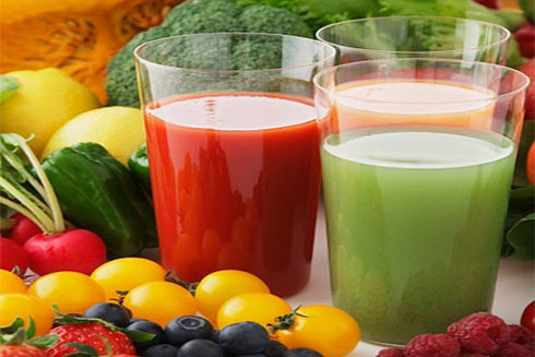 Trong 2 ngày giải độc cho da, bạn nên tăng cường uống các loại nước trái cây tươi không đường.   