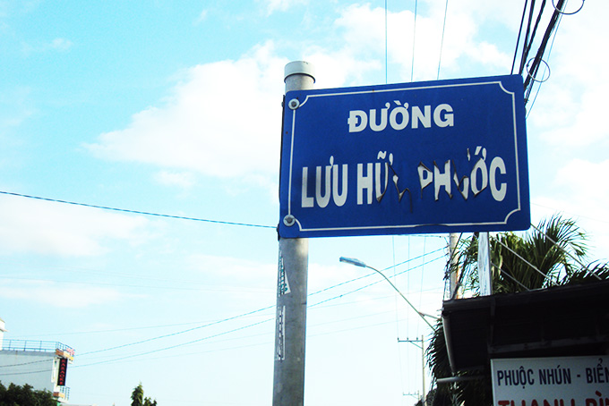 Cần chỉnh trang bảng tên đường