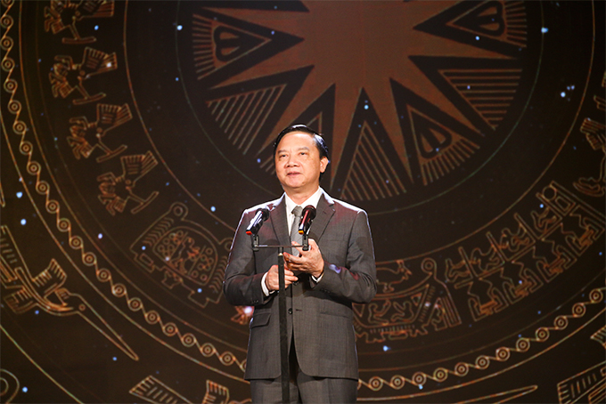 Nguyen Khac Dinh speaking at 2019 National Television Festival opening ceremony 