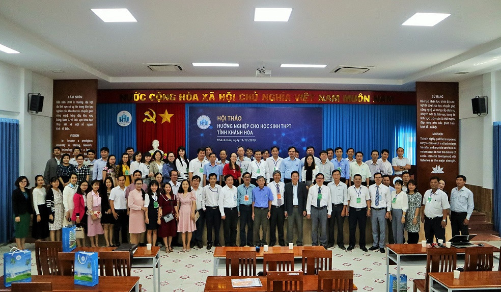 Trong khuôn khổ cuộc thi, Trường Đại học Nha Trang đã phối hợp với Sở Giáo dục và Đào tạo Khánh Hòa tổ chức hội thảo về giáo dục hướng nghiệp cho học sinh phổ thông, với sự tham gia của hơn 100 giáo viên. 