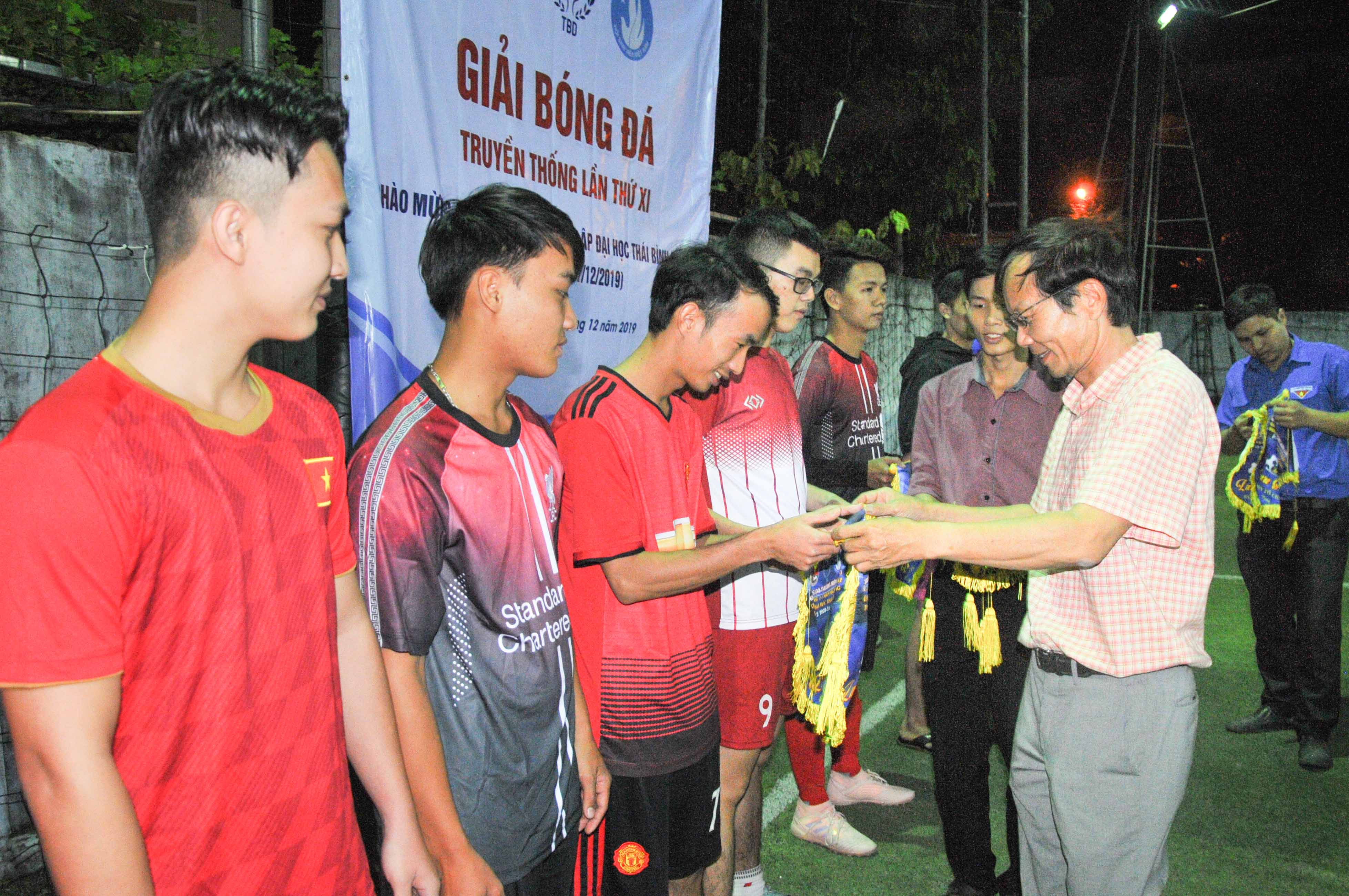 Trường Đại học Thái Bình Dương: 20 đội bóng tham gia giải bóng đá truyền thống lần thứ XI