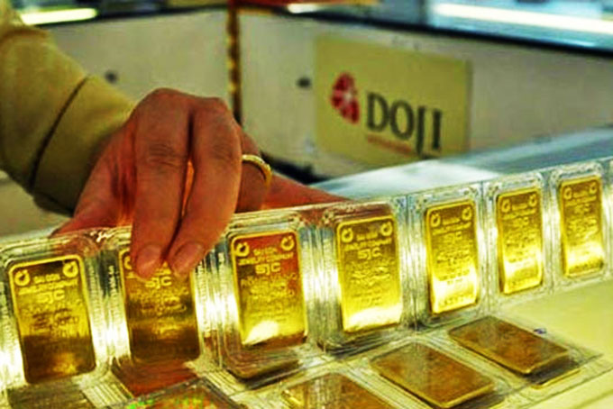 Giá vàng hôm nay 13/12, tăng vọt sau bất ngờ từ nước Mỹ