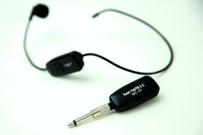 SoundMax trình làng mẫu micro không dây đeo tai MC-01