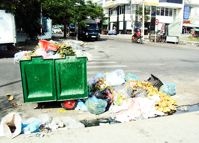 Cần đặt thêm thùng thu gom rác