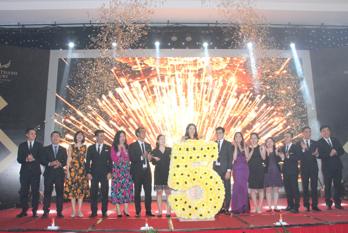 Muong Thanh Luxury Nha Trang Hotel celebrates 5th foundation anniversary