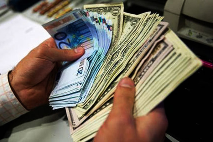 Tỷ giá ngoại tệ ngày 20/12, USD tăng vọt, bảng Anh giảm nhanh