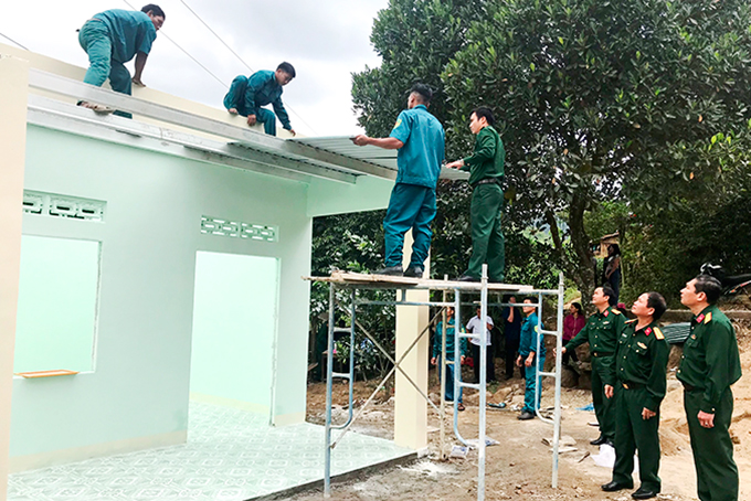 Tấm lòng người chiến sĩ