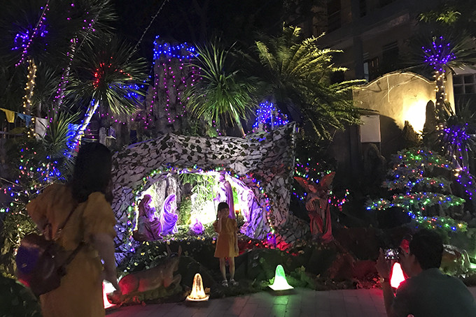 Fabulous Christmas ornaments at Bac Thanh Perish…