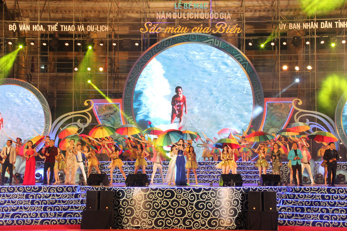   Sắc màu phố biển Nha Trang rực rỡ trên sân khấu