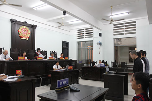 Chém người suýt chết, 4 thanh thiếu niên vào tù