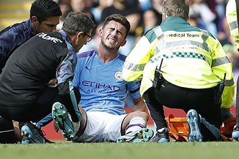 Aymeric Laporte chấn thương dài hạn ảnh hưởng khá lớn đến hệ thống phòng ngự của Manchester City.