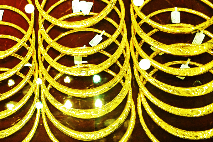 Giá vàng bất ngờ lao dốc mạnh