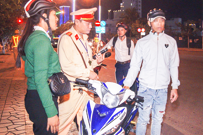 Ra quân xử lý vi phạm nồng độ cồn