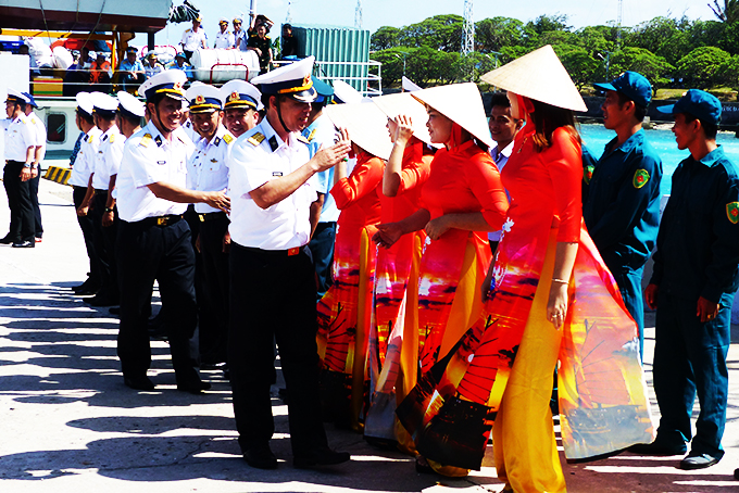 Kết thúc chuyến công tác thăm, tặng quà Tết cho quân và dân huyện đảo Trường Sa
