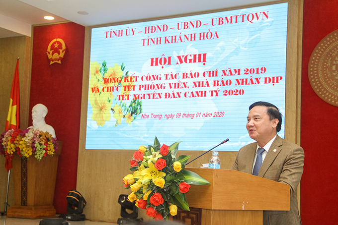 Ông Nguyễn Khắc Định phát biểu tại hội nghị. 