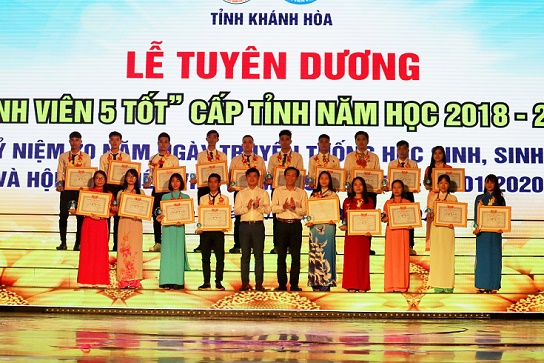 Kỷ niệm 70 năm ngày truyền thống học sinh, sinh viên