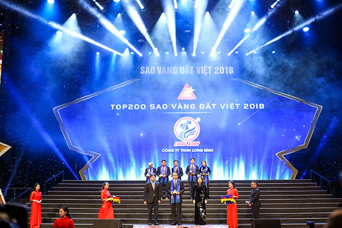 Công ty TNHH Long Sinh nhận giải thưởng Sao Vàng Đất Việt năm 2018.
