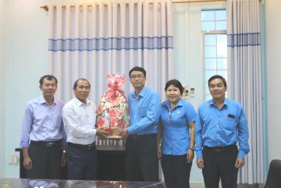 Liên đoàn Lao động tỉnh Khánh Hòa thăm, chúc Tết 7 đơn vị trên địa bàn tỉnh